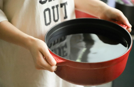 Pişirirken tencere kapağını kapatın.